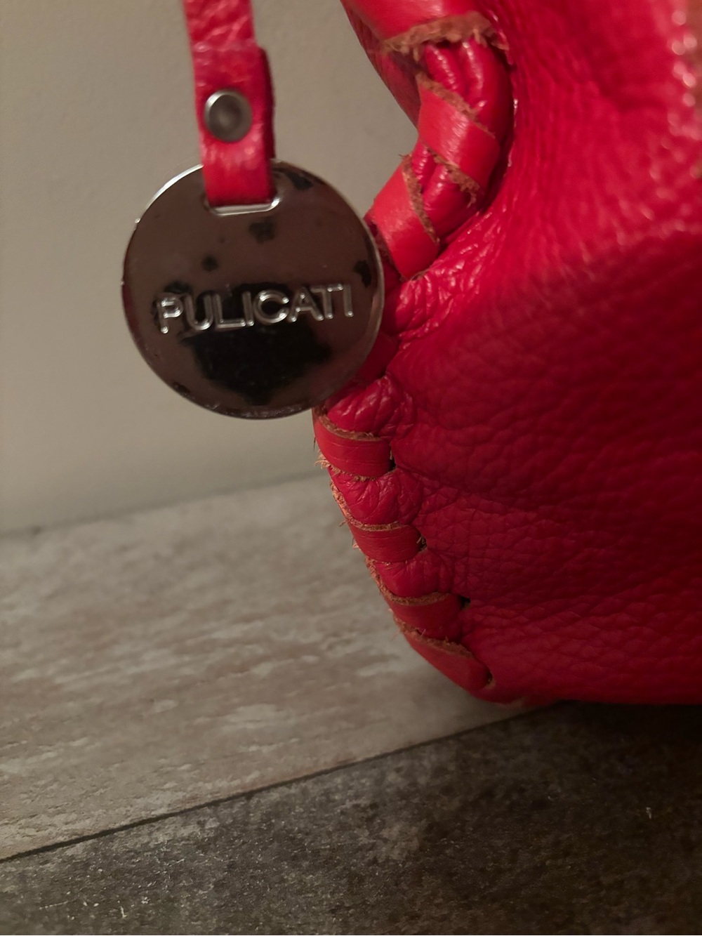 PULICATI RED PEBBLED LEATHER HOBO SHOULDER BAG - Picture 2 of 7